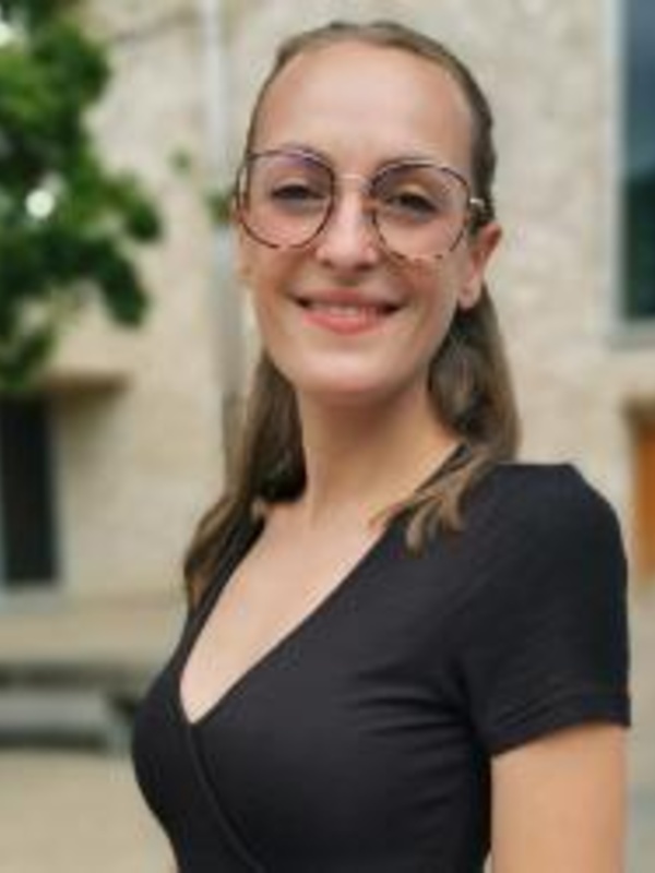 Dr Manon Barbot